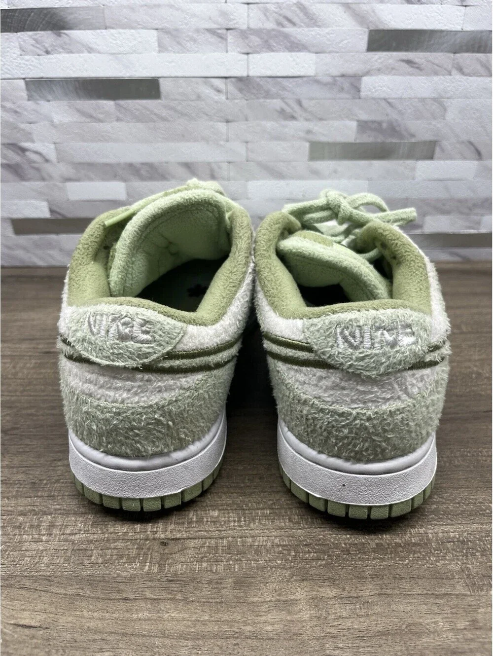 Nike Dunk Low SE Fleece Honeydew Women’s Size 7.5 Shoes Sneakers DQ7579-300
